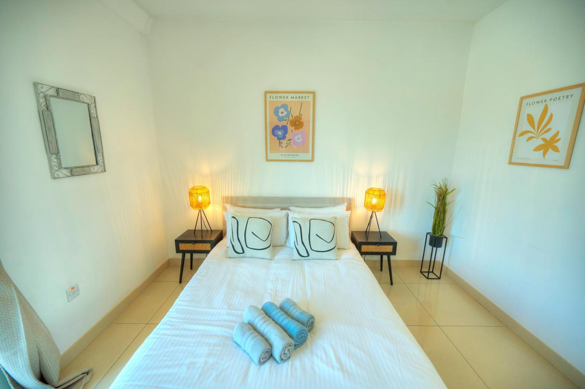 Bright & Spacious 3 Bedroom, Shared Garden Jell1-1 * Gzira