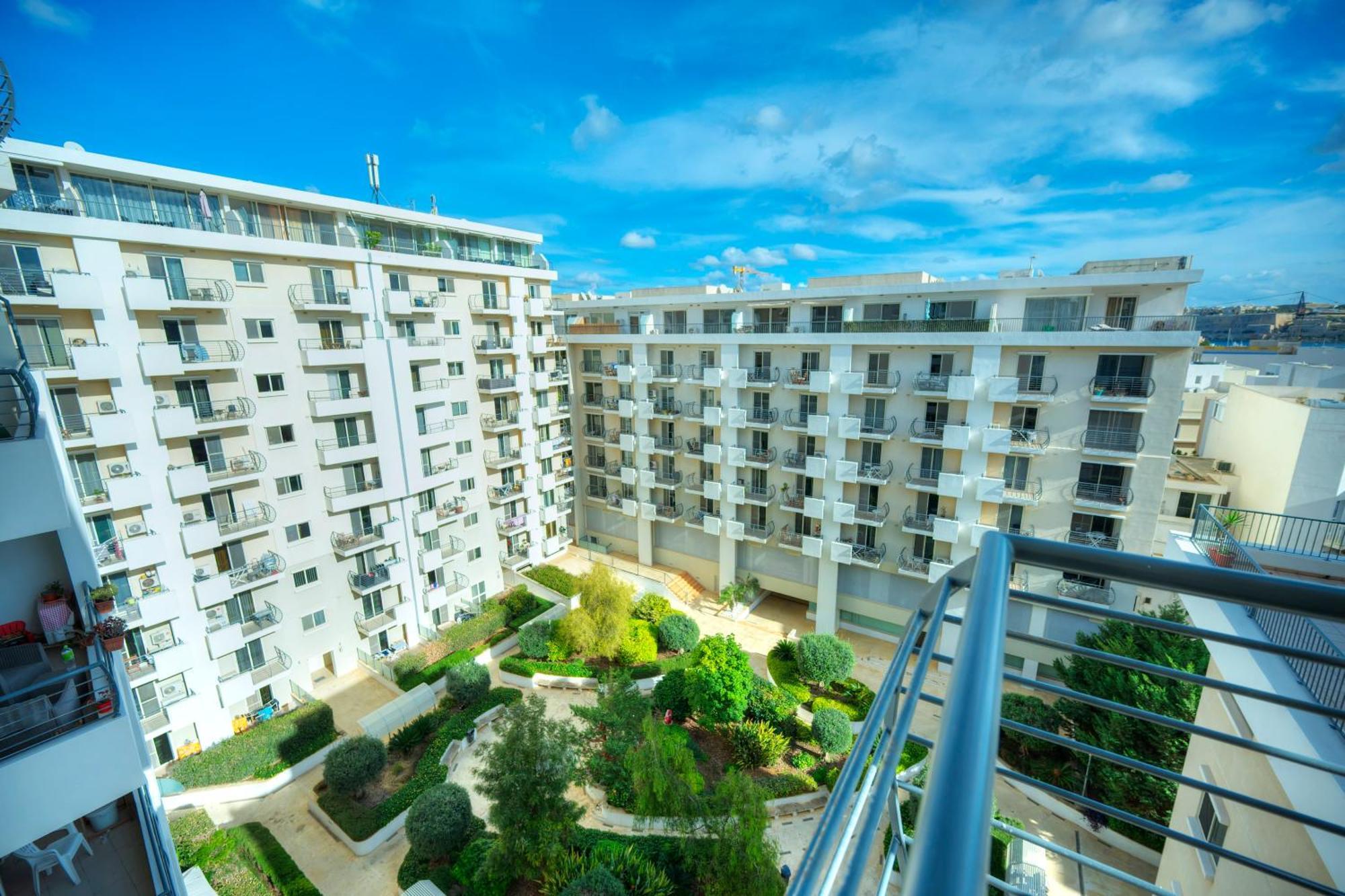 Apartment Bright & Spacious 3 Bedroom, Shared Garden Jell1-1 Gzira
