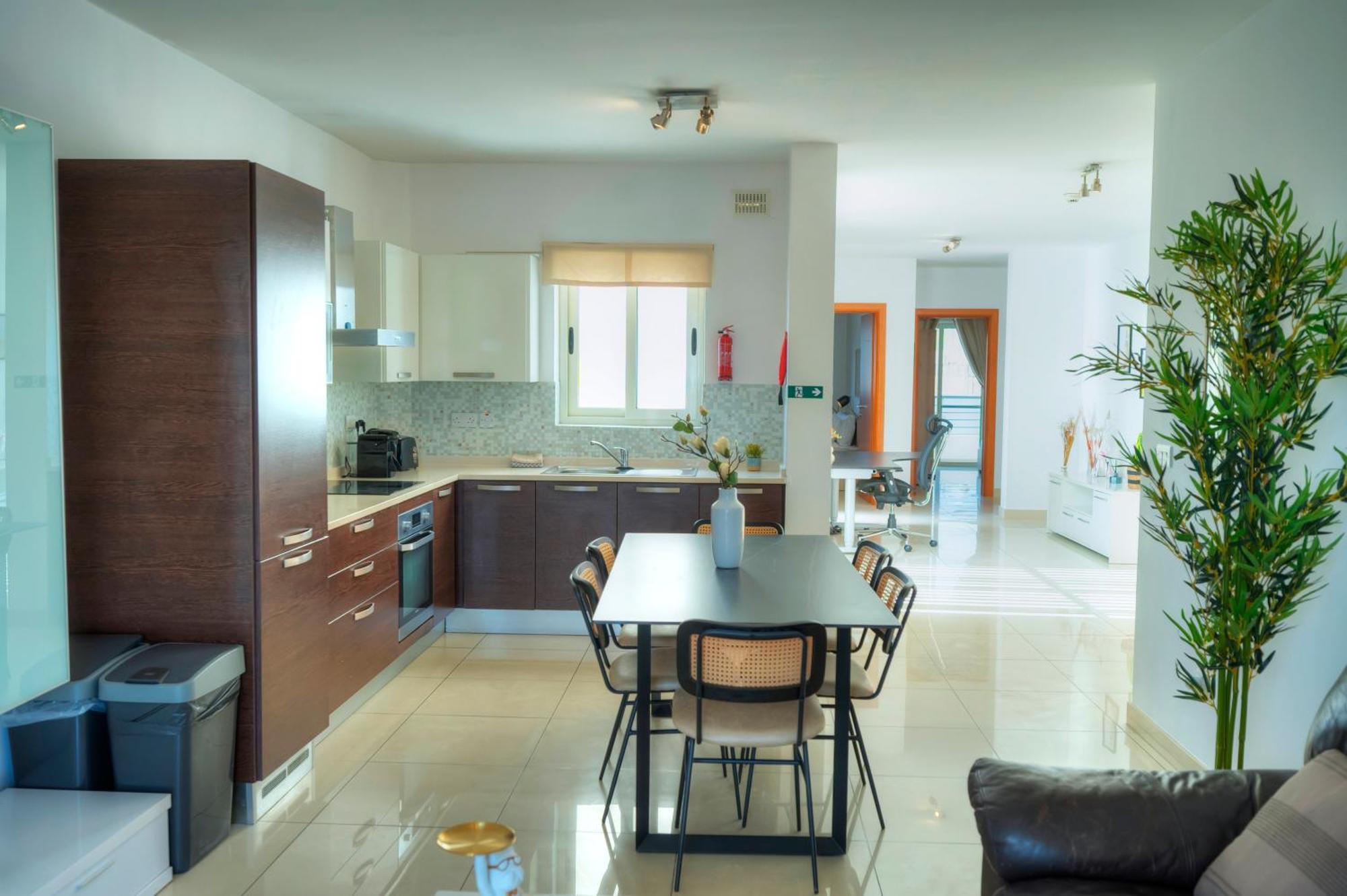 Apartment Bright & Spacious 3 Bedroom, Shared Garden Jell1-1