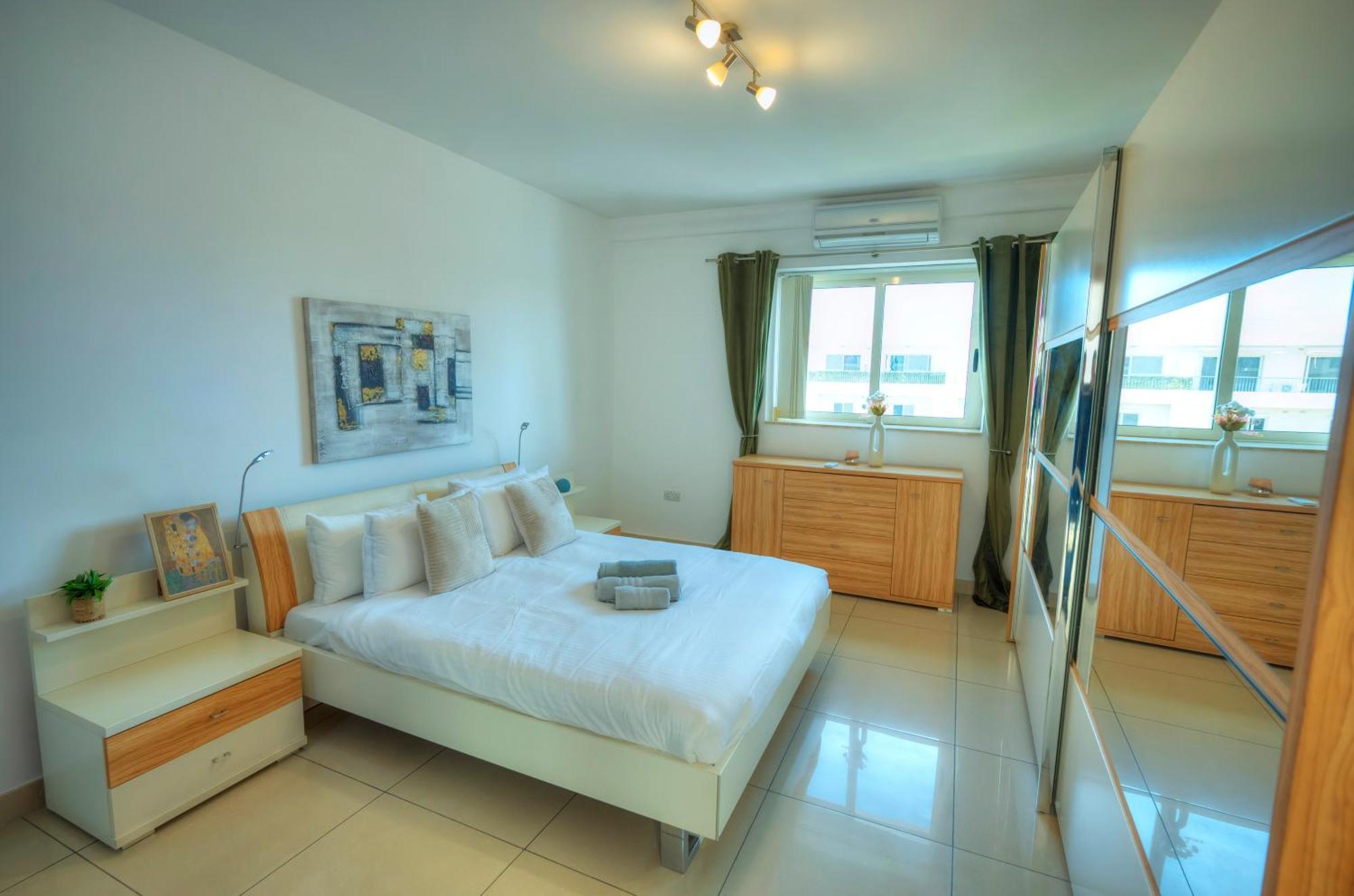 Apartment Bright & Spacious 3 Bedroom, Shared Garden Jell1-1 *