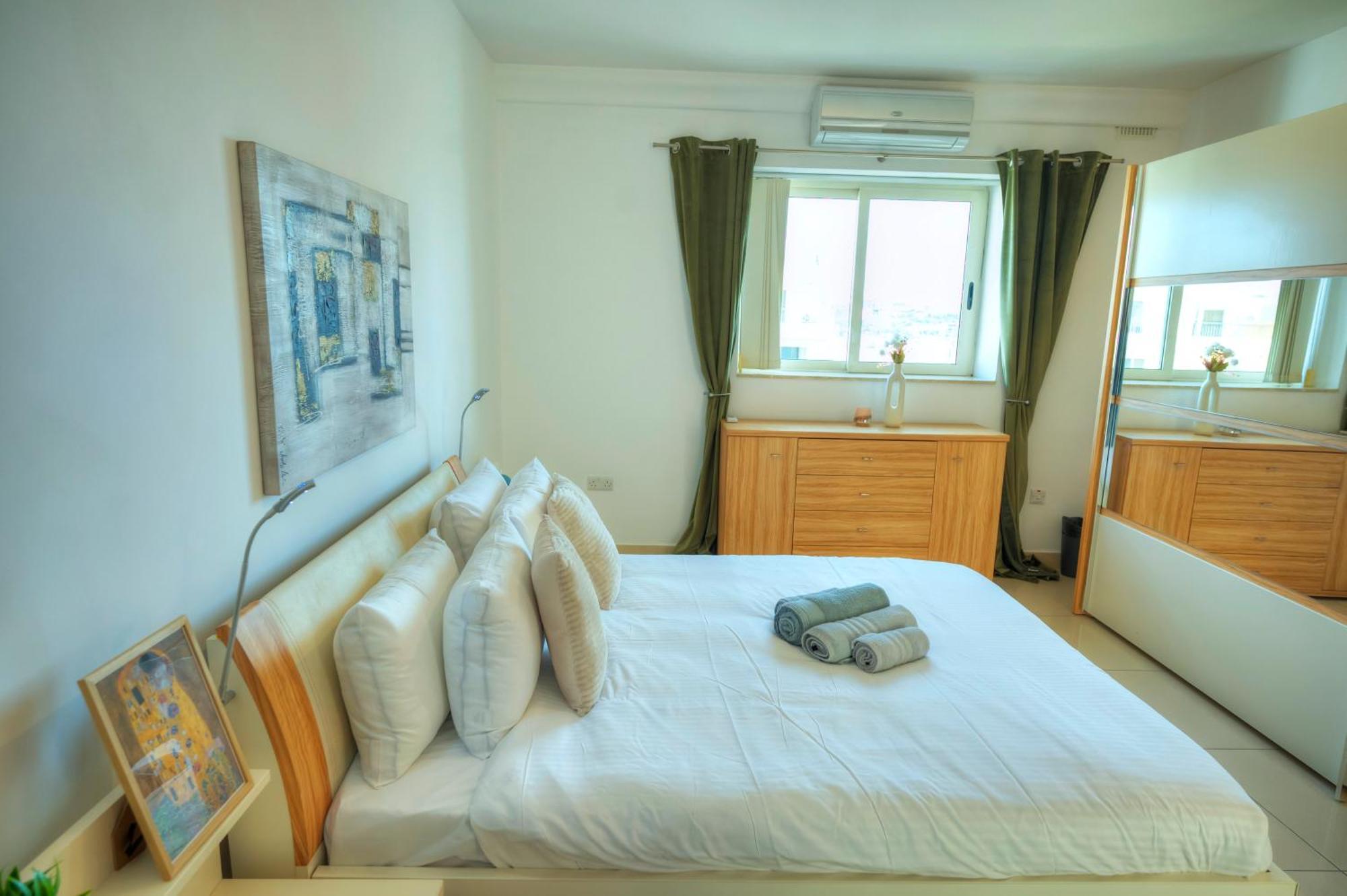 Apartment Bright & Spacious 3 Bedroom, Shared Garden Jell1-1 *